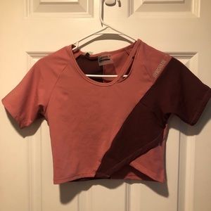 *NEVER WORN* gymshark cropped asymmetrical top